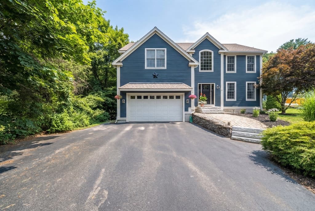 25 Essex St, Middleton MA 01949