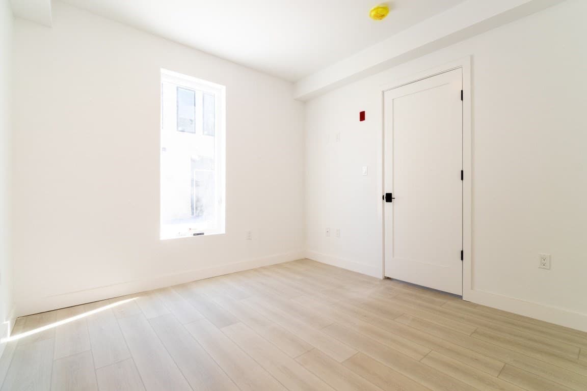 Condominium at 150 Williams # 7, Chelsea MA 02150, Chelsea, photo 4 of 17