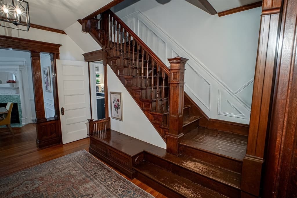 37 Pineywoods Ave, Springfield MA 01108 photo 5