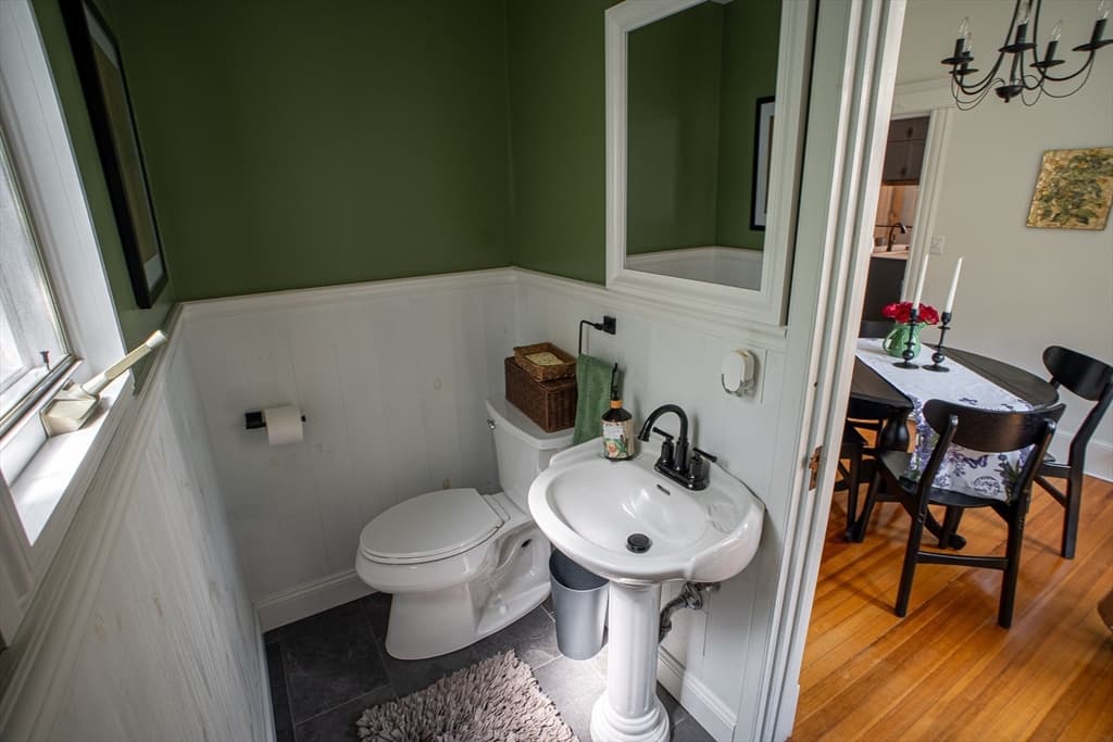 37 Pineywoods Ave, Springfield MA 01108 photo 10