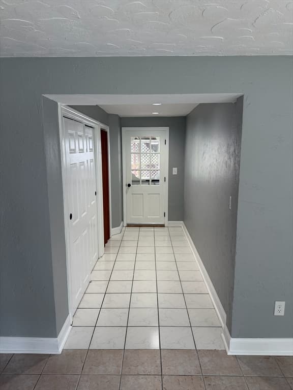 6 Canterbury Rd, Woburn MA 01801 photo 8