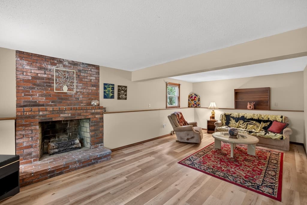 106 Tanglewood Dr, Falmouth MA 02536 photo 24