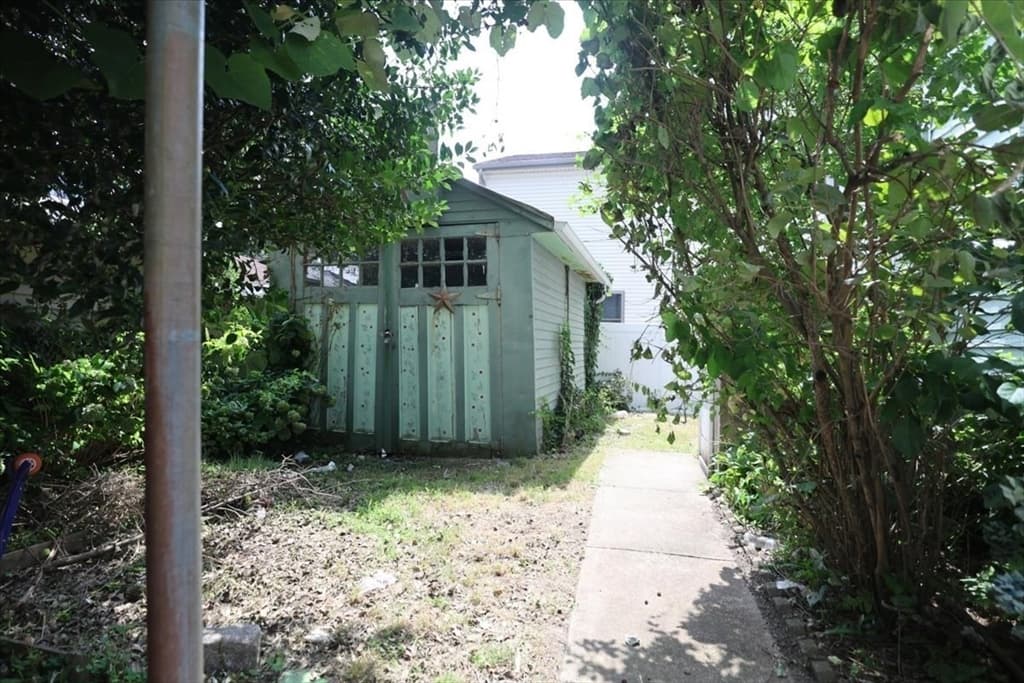 121 Almy St, Fall River MA 02720 photo 36