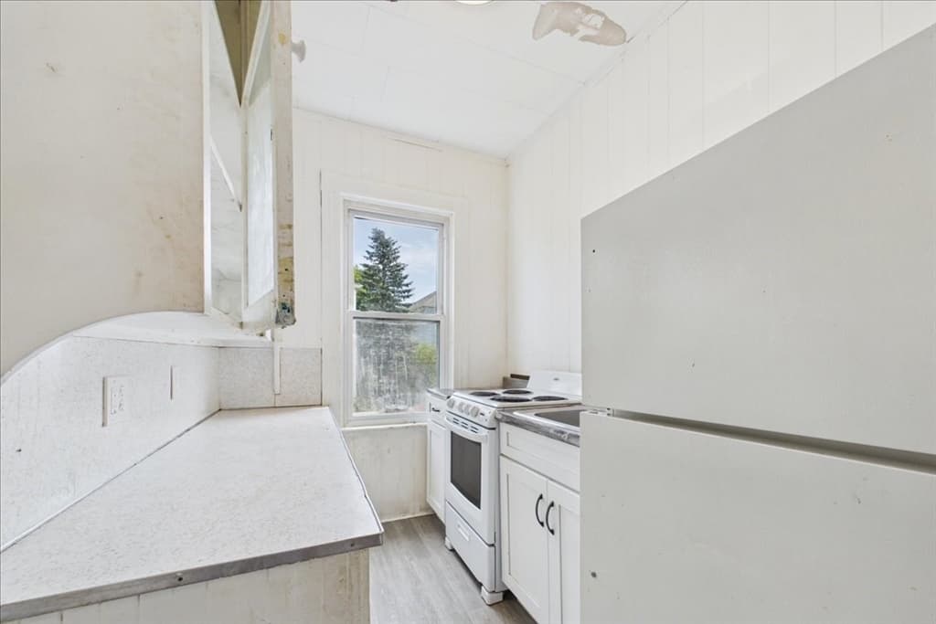 121 Almy St, Fall River MA 02720 photo 18