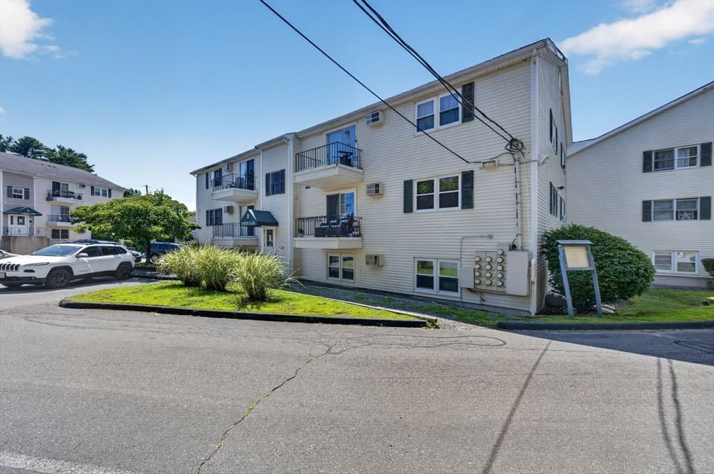 1261 Church St # 15, New Bedford MA 02745 photo 19
