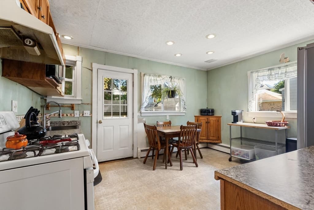 16 Mason St, Beverly MA 01915 photo 20
