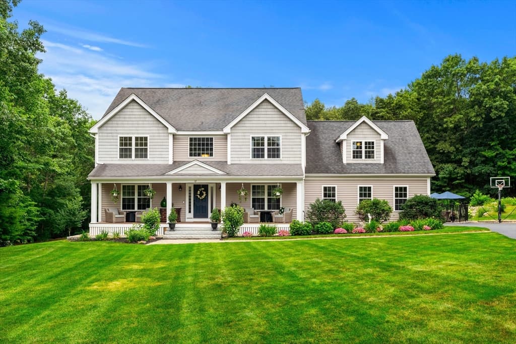 72 Alpine Way, Tyngsborough MA 01879