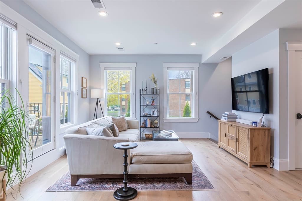 66 Fawndale Rd # 3, Boston MA 02131 photo 6