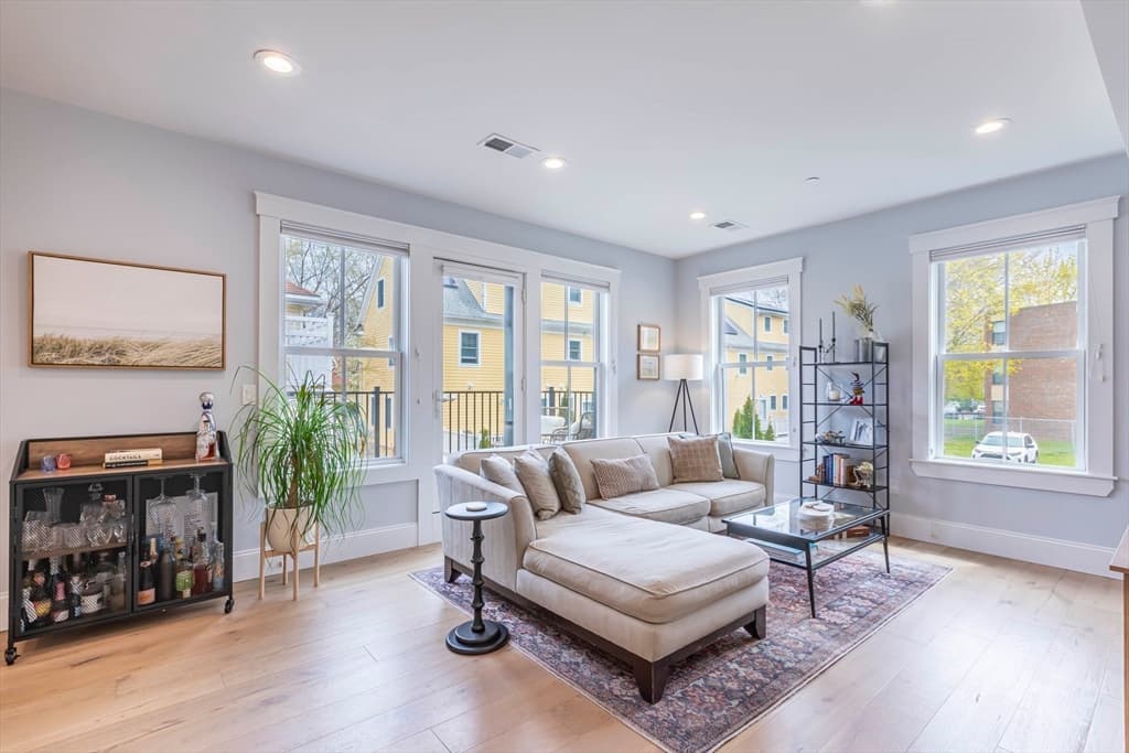 66 Fawndale Rd # 3, Boston MA 02131 photo 4