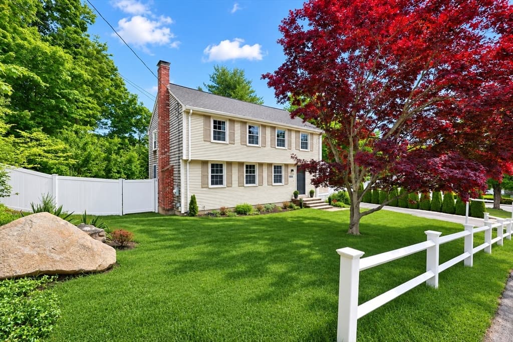 15 Calvin Road, North Attleboro MA 02760