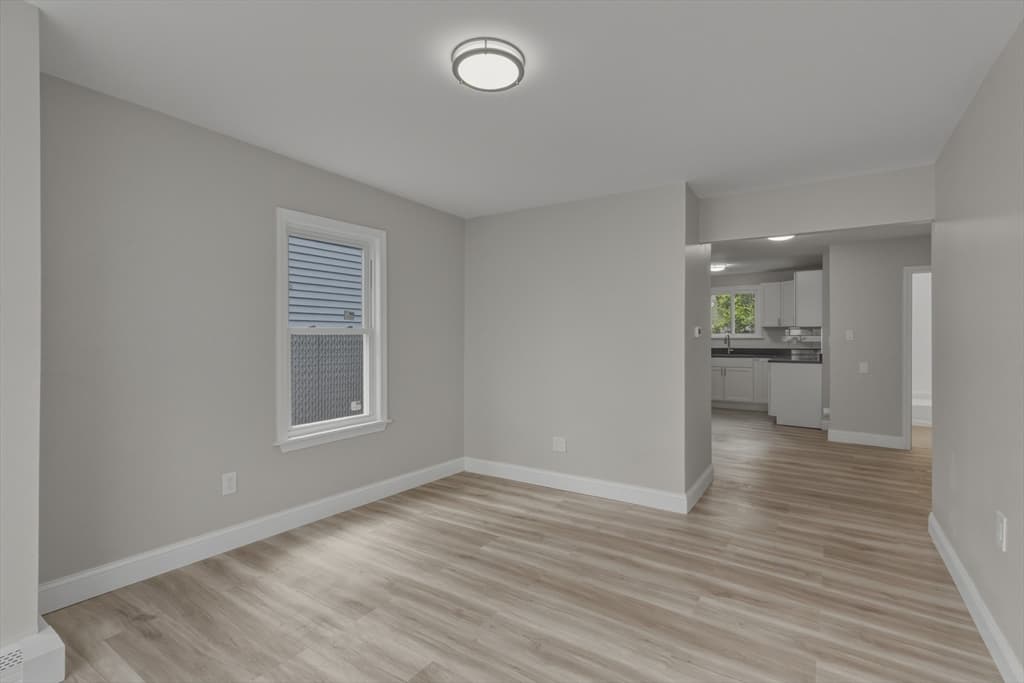 12 L St, Lowell MA 01850 photo 5