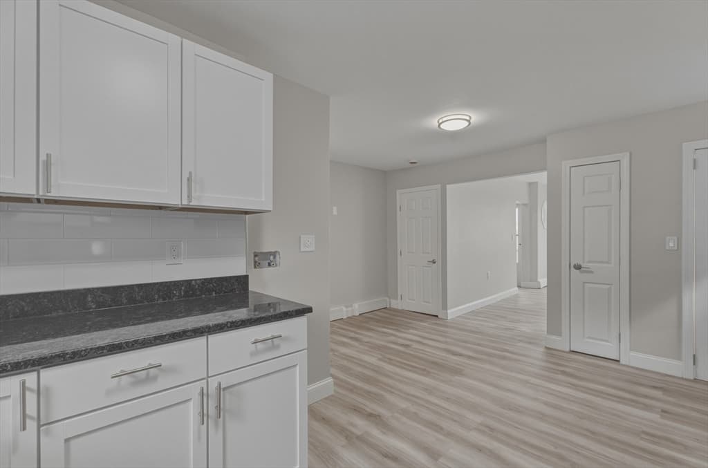 12 L St, Lowell MA 01850 photo 9