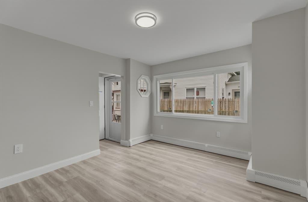 12 L St, Lowell MA 01850 photo 4