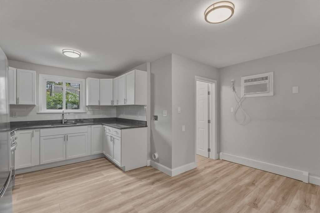 12 L St, Lowell MA 01850 photo 8