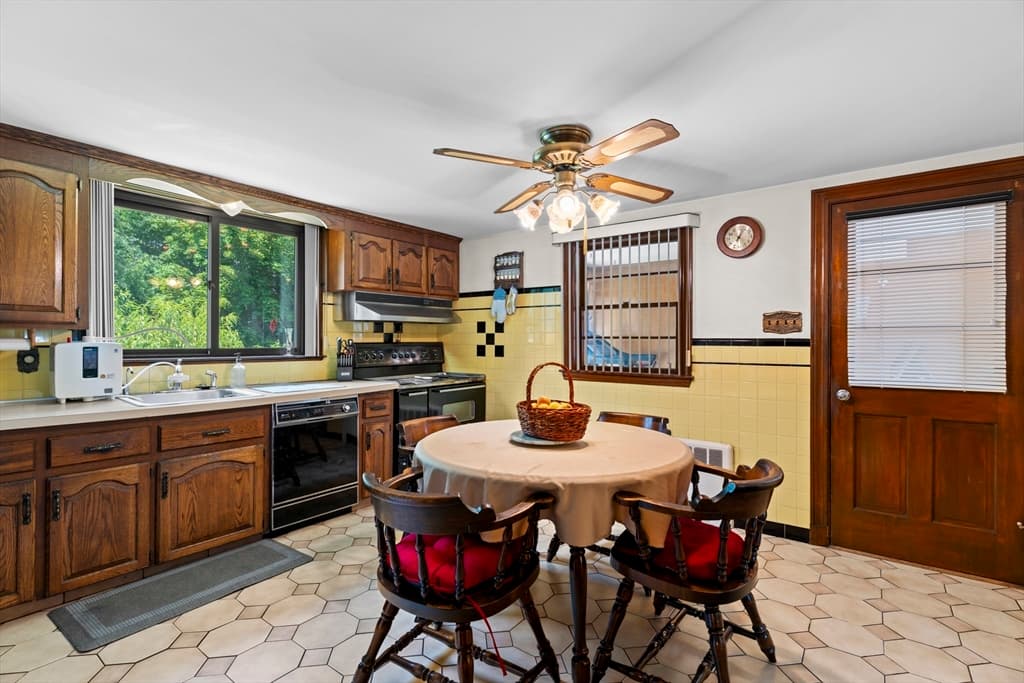96 Loring Ave, Winchester MA 01890 photo 5
