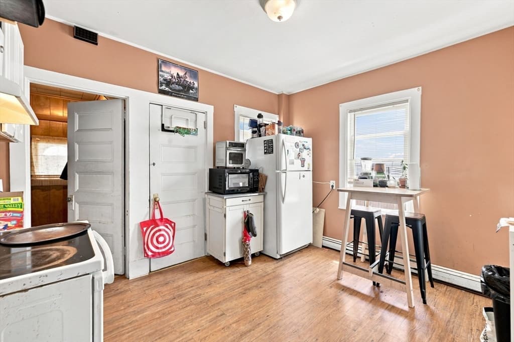 35 Birch St, Quincy MA 02171 photo 4