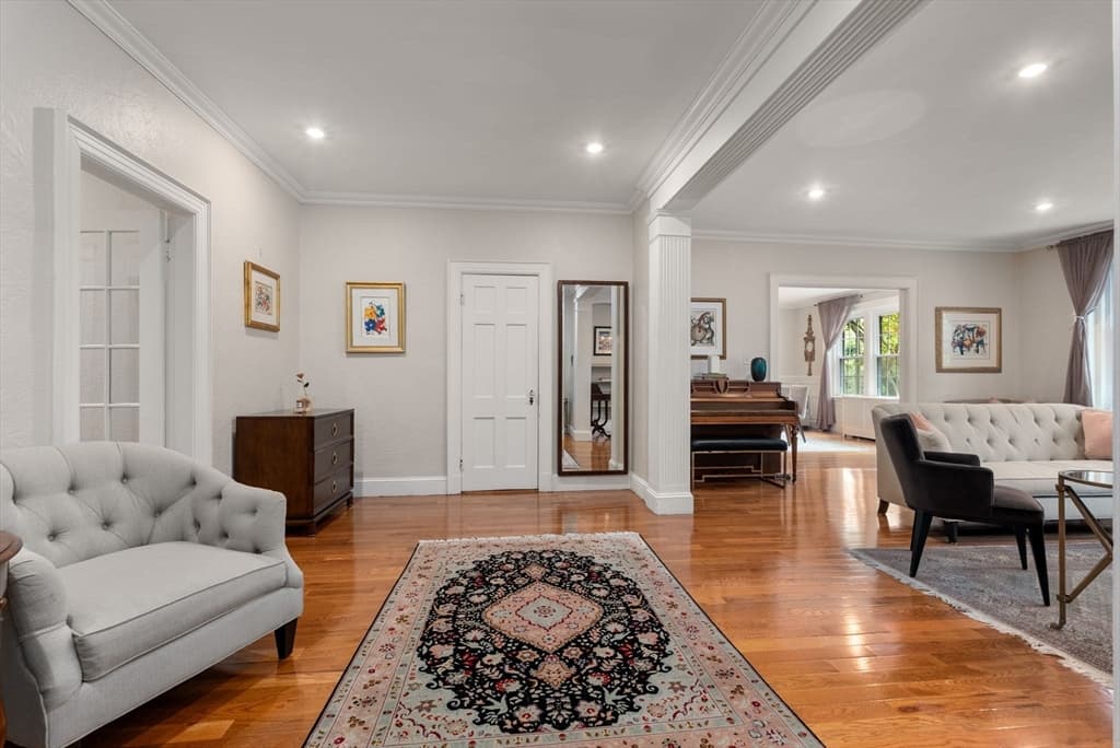 1272 Beacon Street # 2, Brookline MA 02446 photo 3