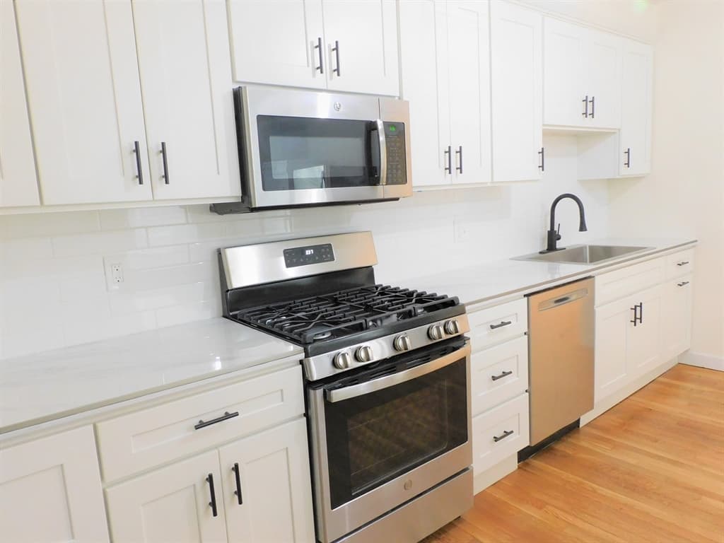 30 Jenkins St, Boston MA 02127 photo 2