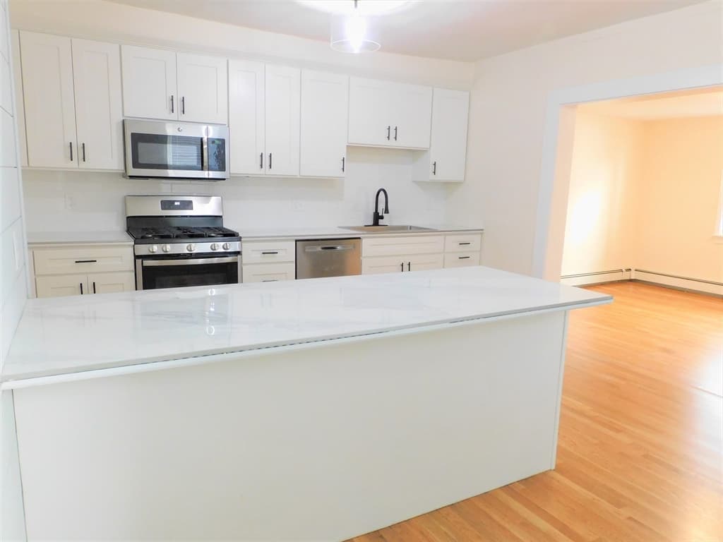 30 Jenkins St, Boston MA 02127 photo 3