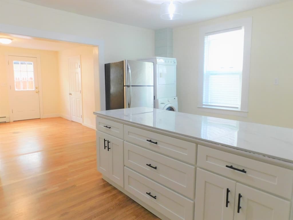 30 Jenkins St, Boston MA 02127 photo 4