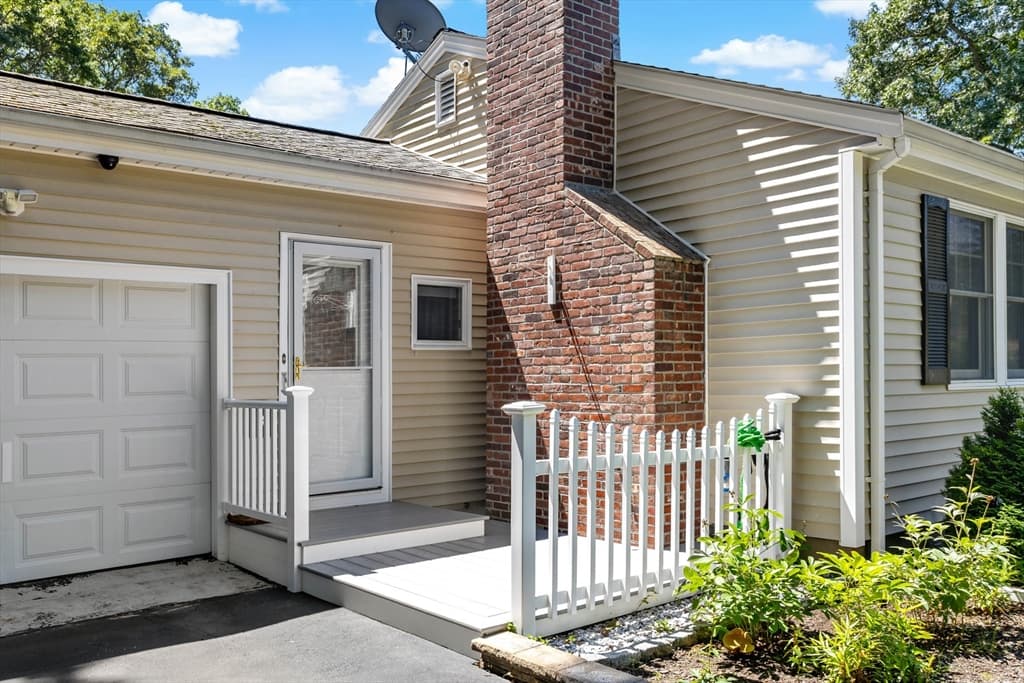 4 Deepwood Drive, Falmouth MA 02536 photo 5