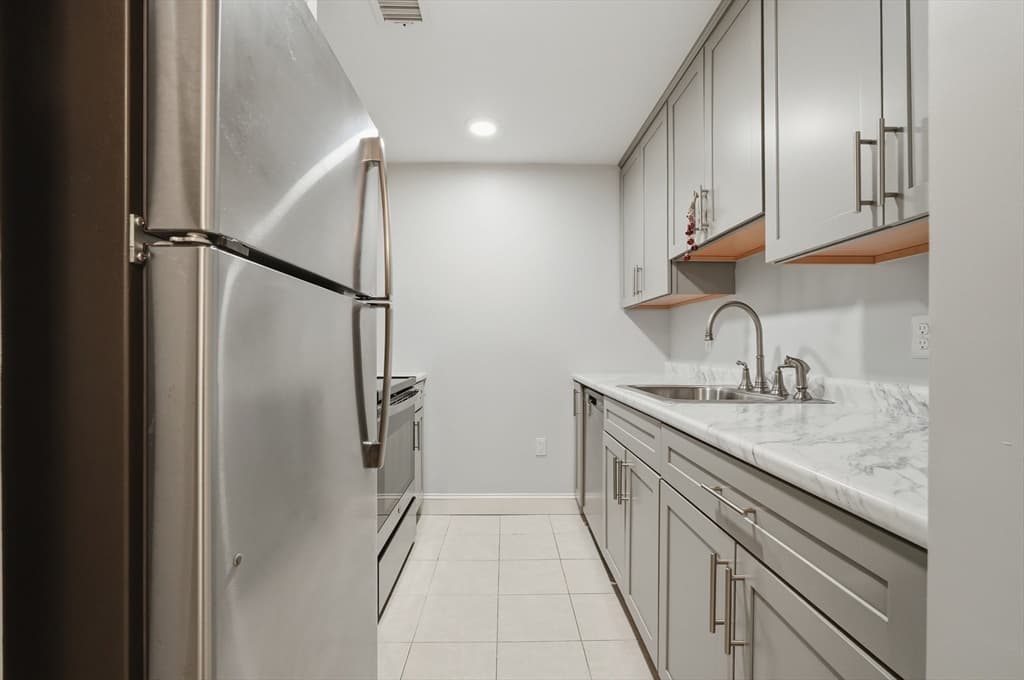 405 Franklin Crossing Road # 405, Franklin MA 02038 photo 4