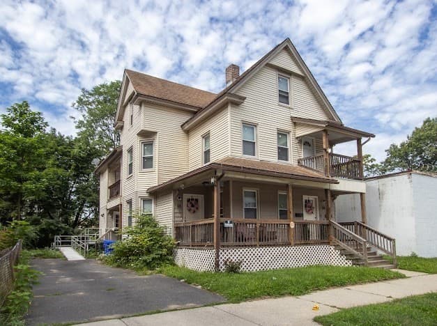 44-46 Dawes St, Springfield MA 01109