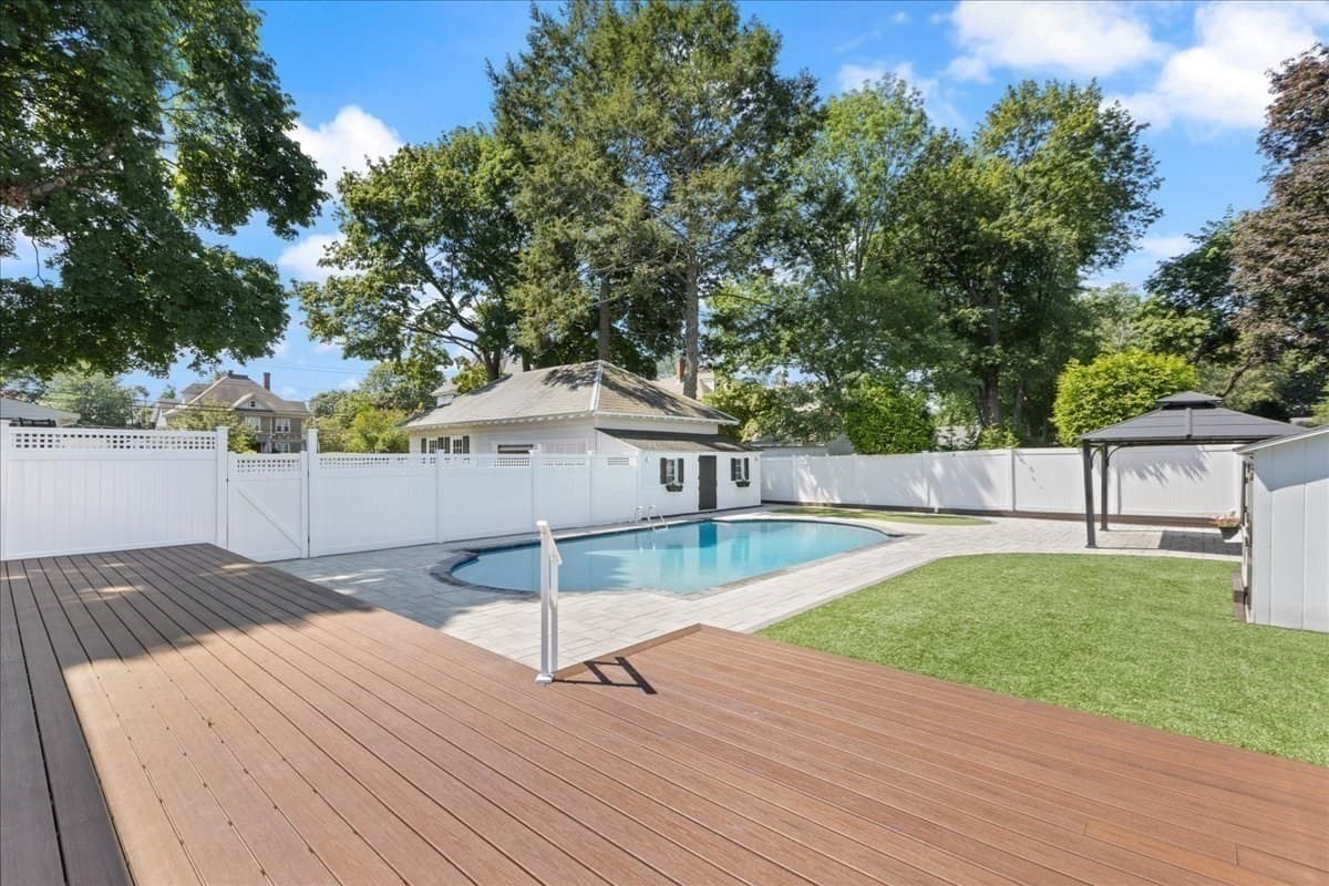 Single Family Residence at 14 Stratford Rd, Melrose MA 02176, Melrose, photo 3 of 36