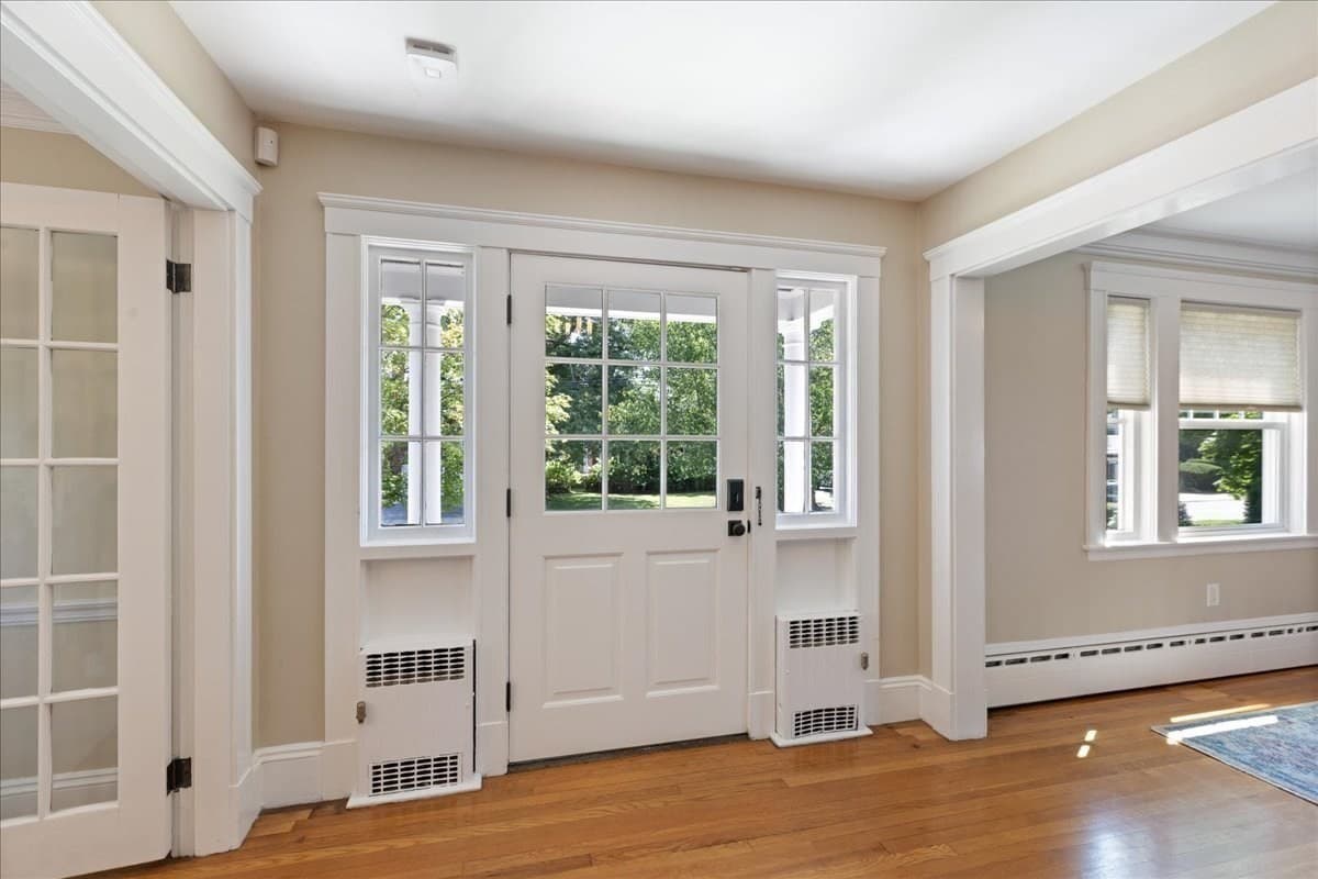 Single Family Residence at 14 Stratford Rd, Melrose MA 02176, Melrose, photo 5 of 36