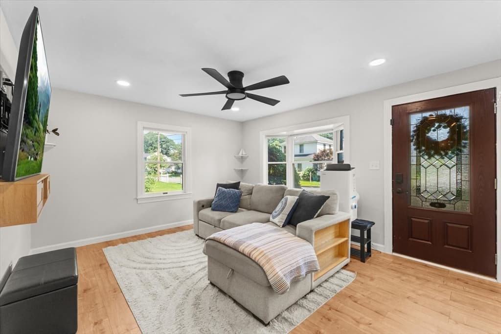 21 Fyrbeck Ave, Shrewsbury MA 01545 photo 13