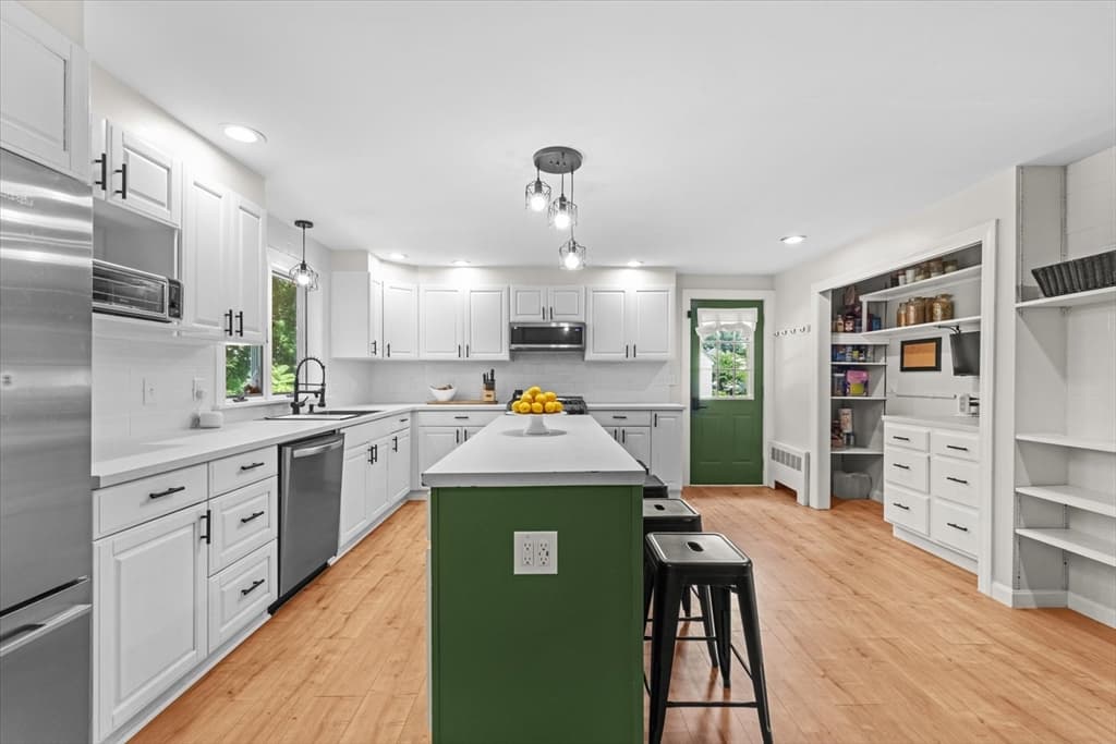 21 Fyrbeck Ave, Shrewsbury MA 01545 photo 8