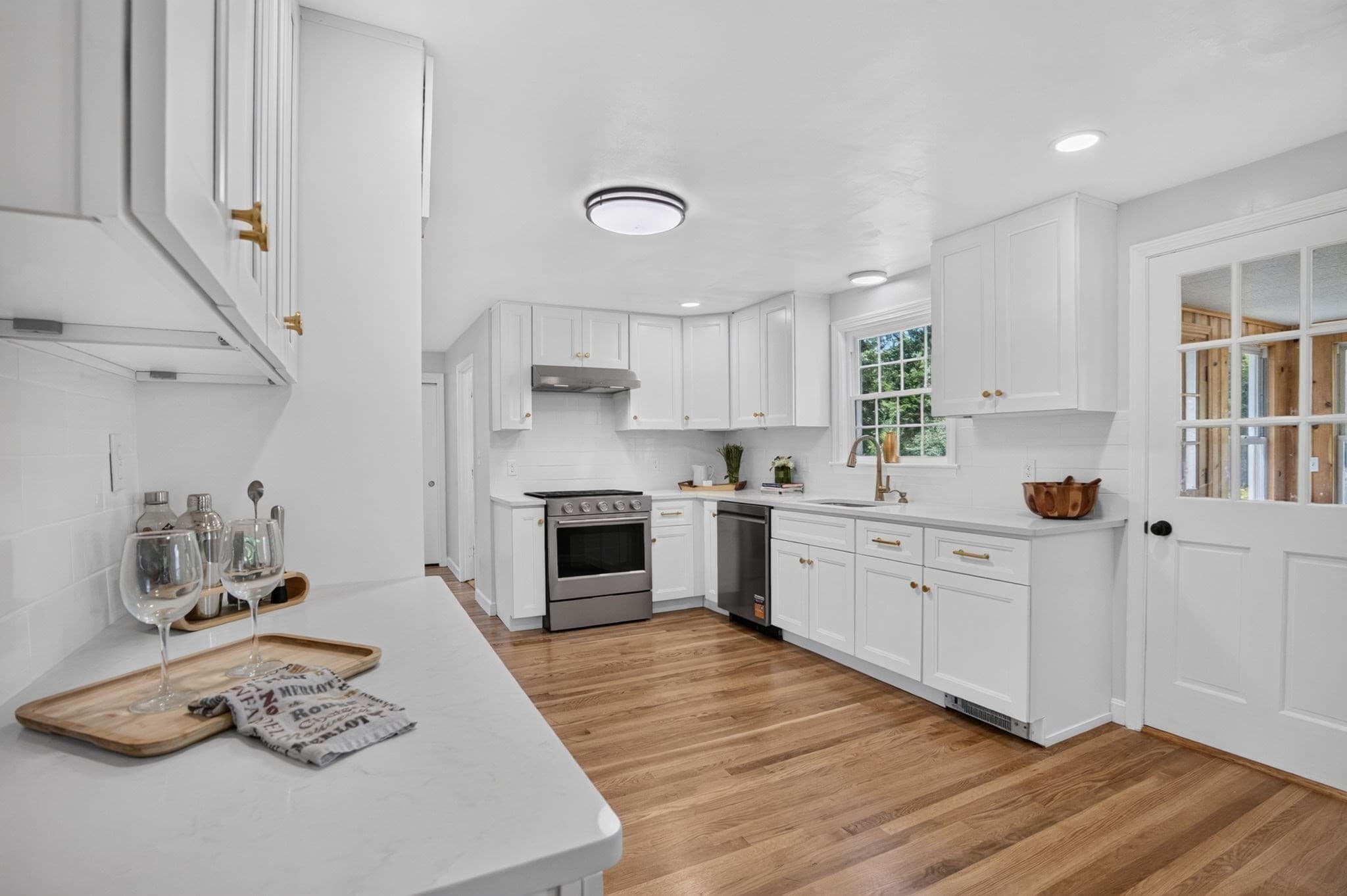 Single Family Residence at 299 Concord Rd, Bedford MA 01730, photo 8 of 38