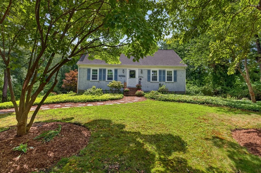 24 Railroad Ave, Taunton MA 02780 photo 2