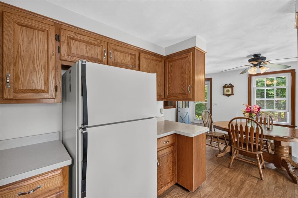 24 Railroad Ave, Taunton MA 02780 photo 13