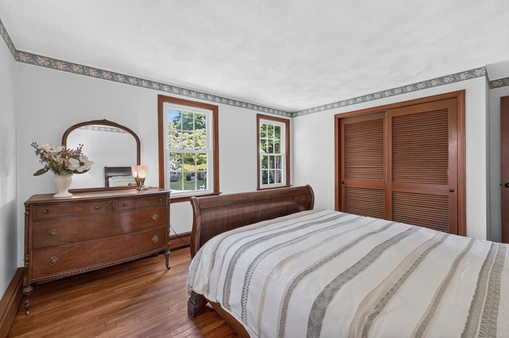 24 Railroad Ave, Taunton MA 02780 photo 9