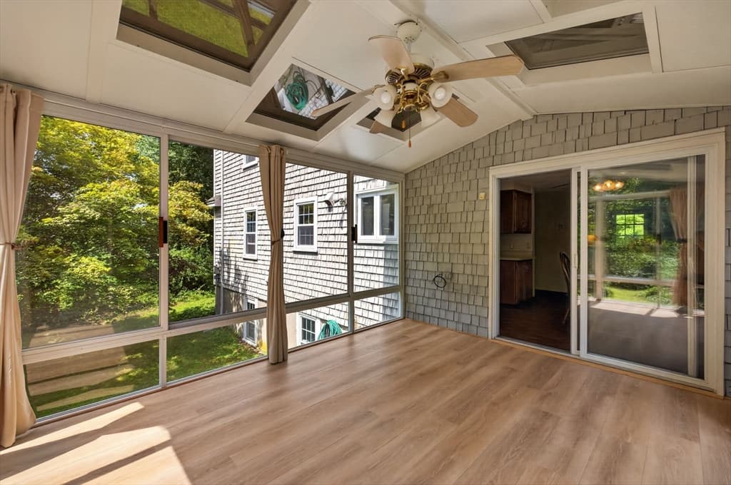 24 Railroad Ave, Taunton MA 02780 photo 15