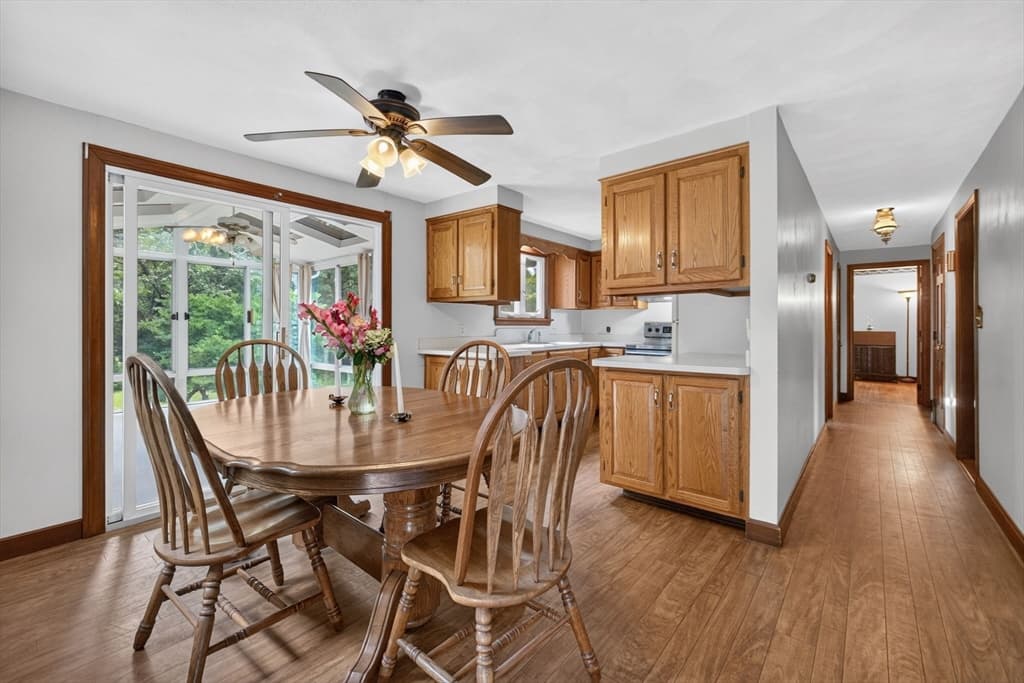 24 Railroad Ave, Taunton MA 02780 photo 11