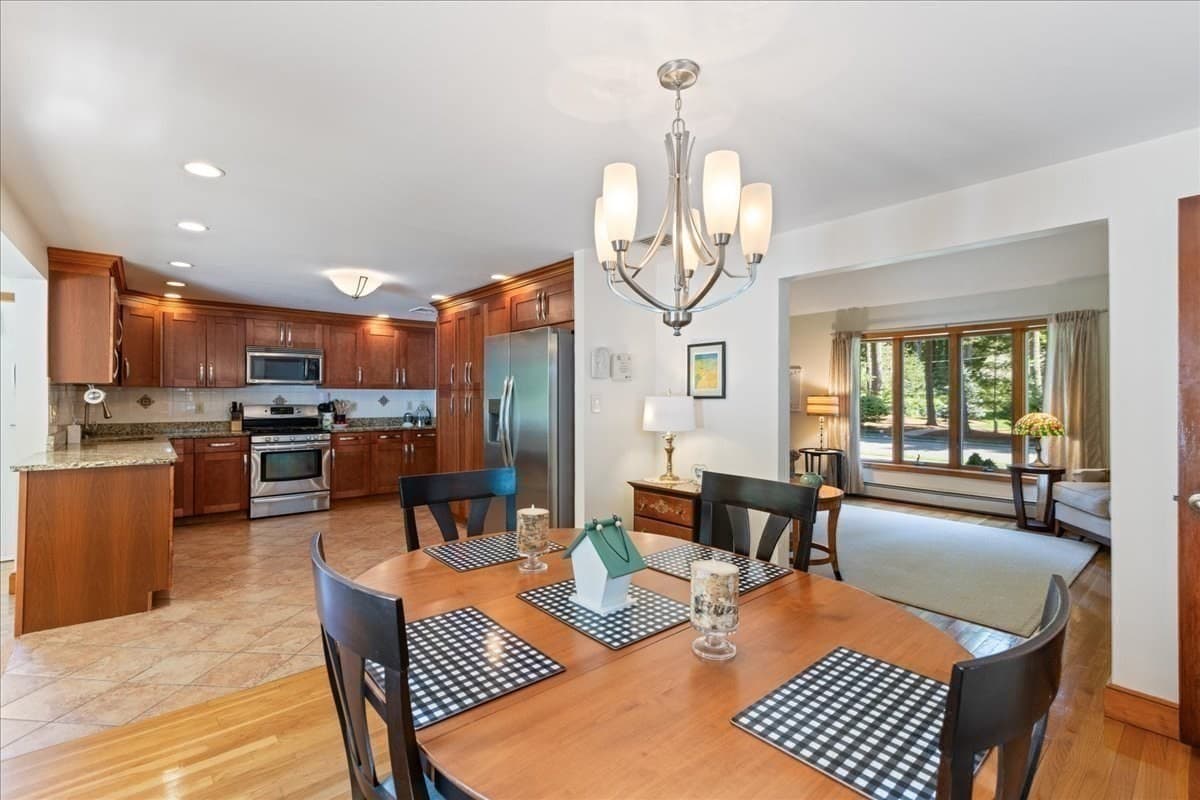 Single Family Residence at 15 Chatham Way, Lynnfield MA 01940, Lynnfield, photo 9 of 30