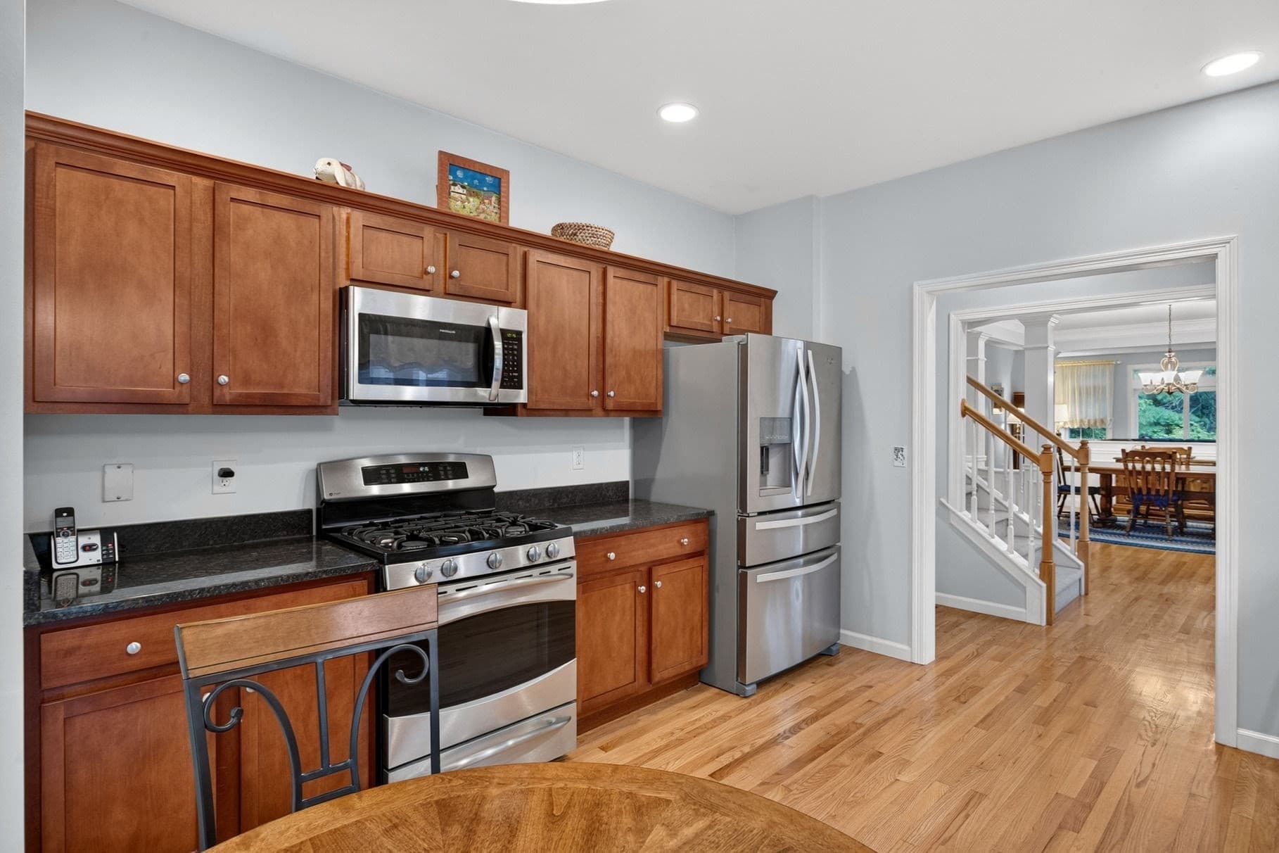 Single Family Residence at 6 Autumn Glen, Plymouth MA 02360, photo 5 of 36