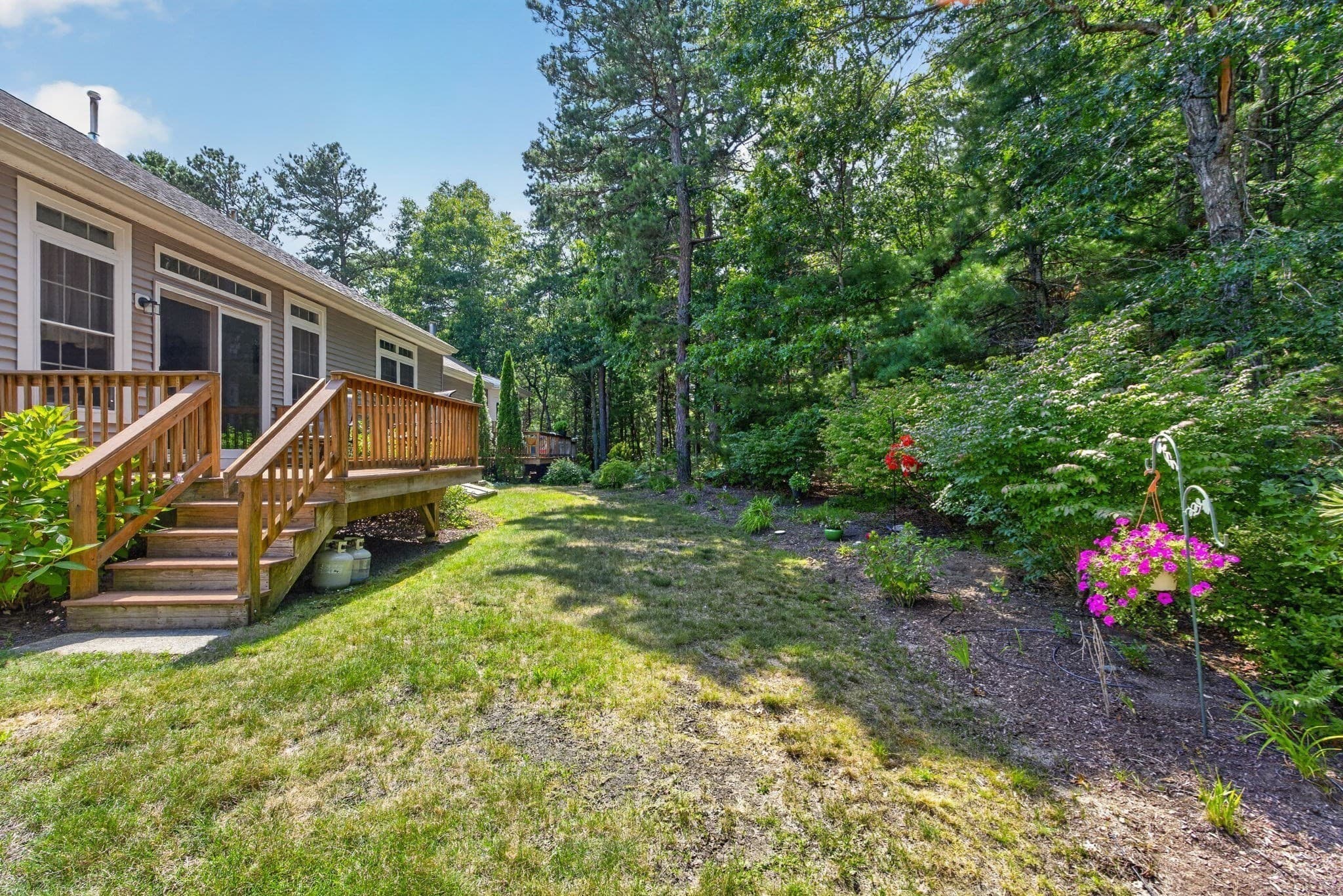Single Family Residence at 6 Autumn Glen, Plymouth MA 02360, photo 29 of 36