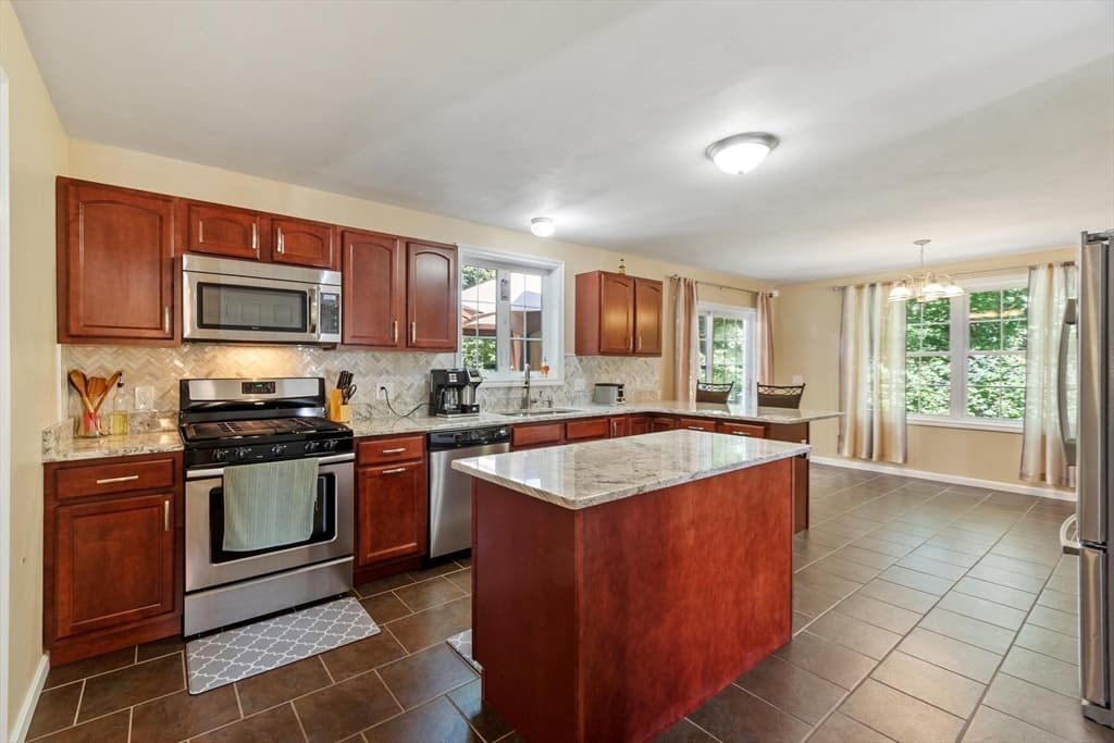 30 Morningside Dr, Haverhill MA 01832 photo 6
