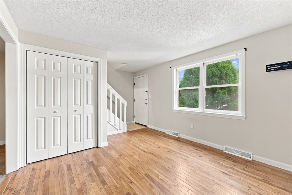 720 Russell Rd # C, Westfield MA 01085 photo 6