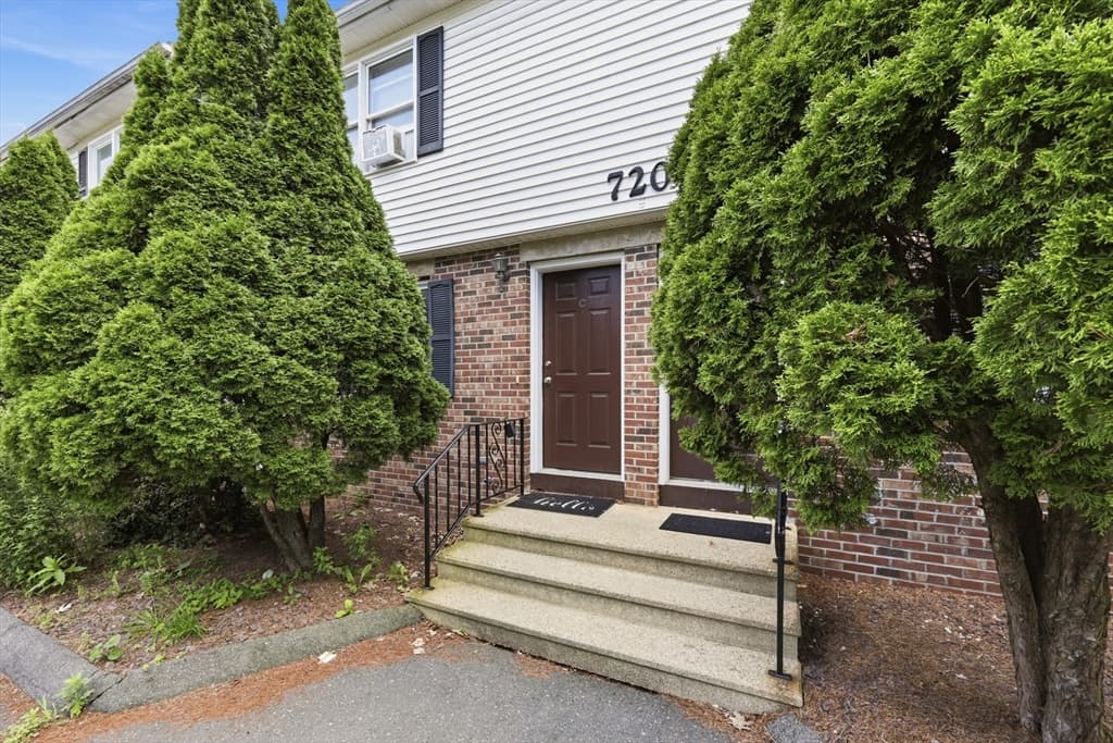 720 Russell Rd # C, Westfield MA 01085 photo 3