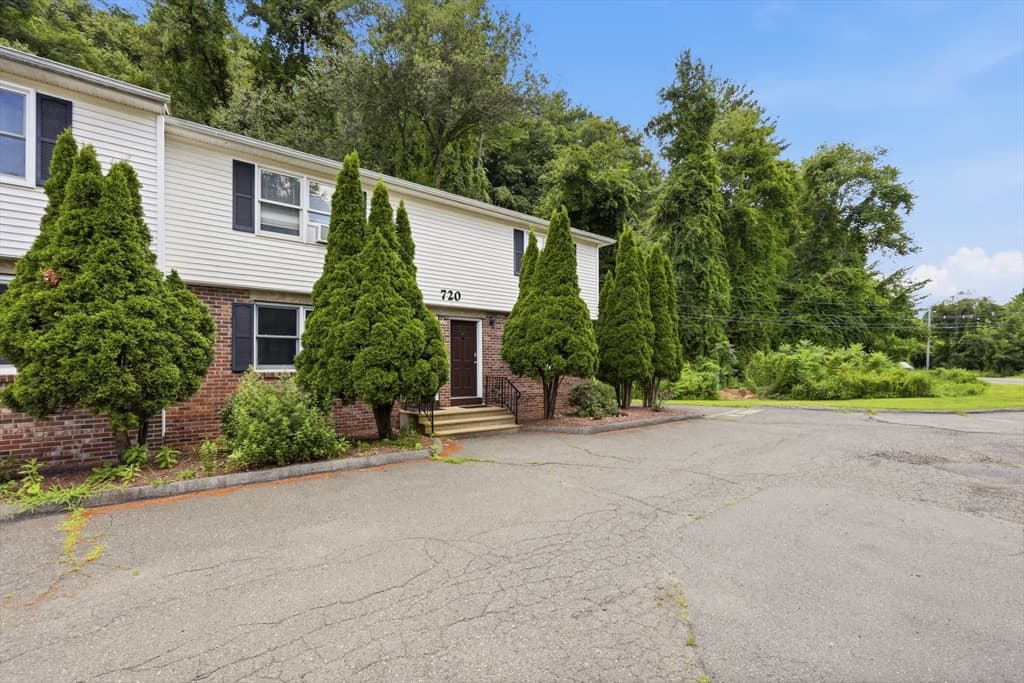 720 Russell Rd # C, Westfield MA 01085