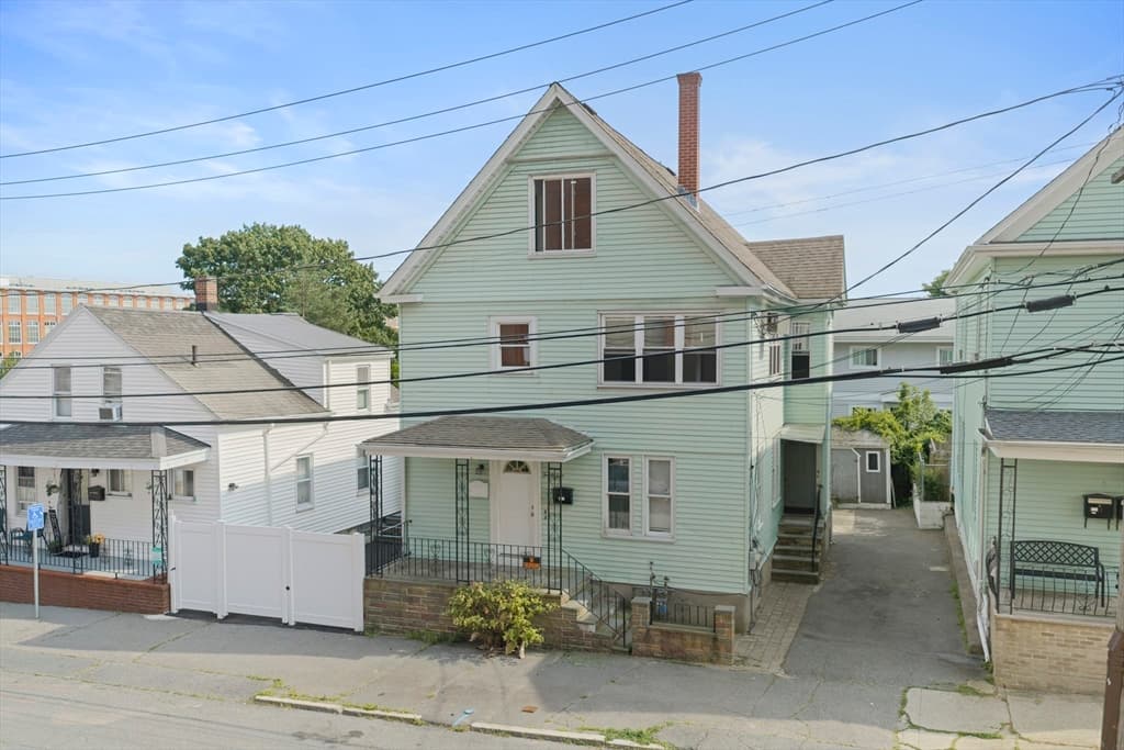 24 Belleville Rd, New Bedford MA 02745 photo 2