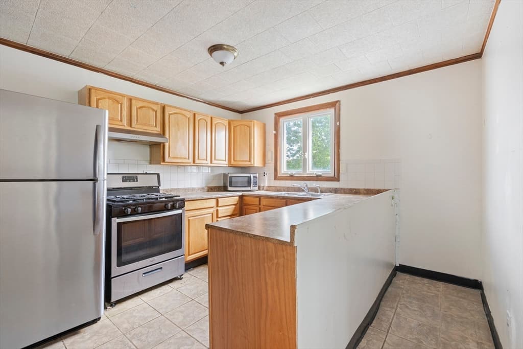 24 Belleville Rd, New Bedford MA 02745 photo 9