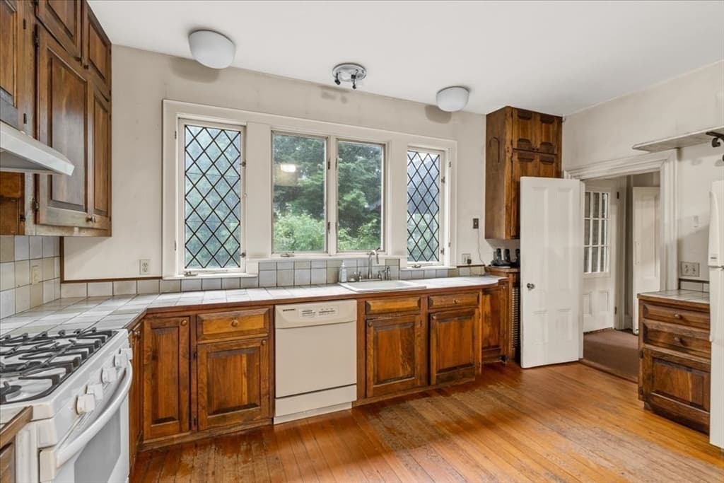 40 Columbus St, Newton MA 02461 photo 12