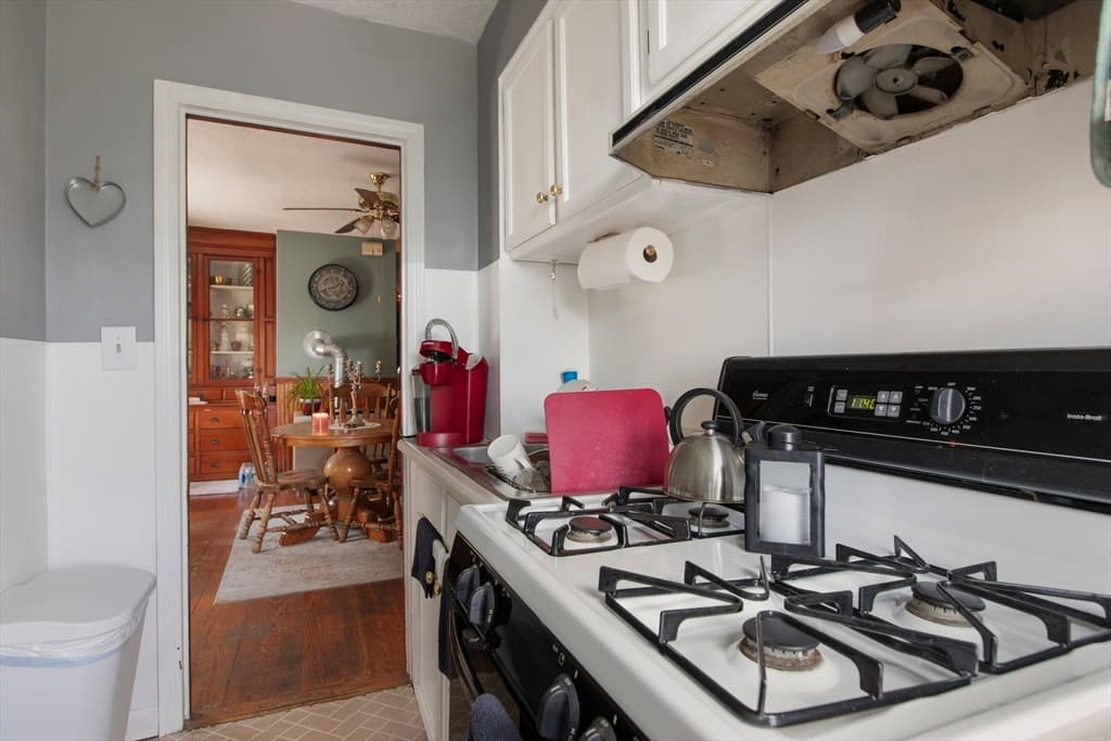 618 Summer St, New Bedford MA 02746 photo 23