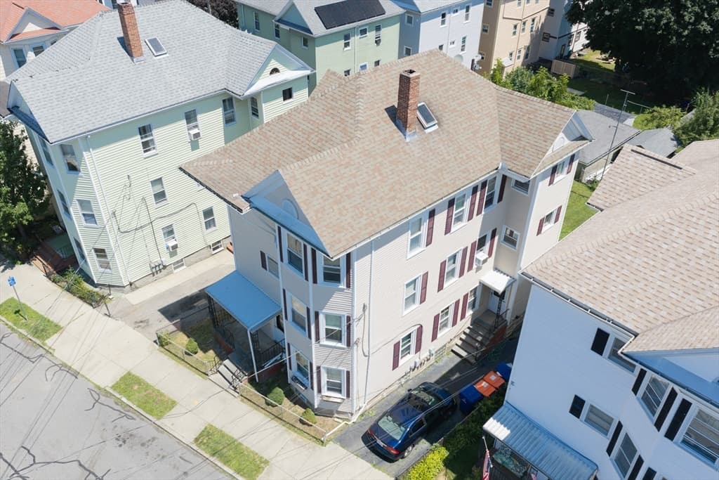 618 Summer St, New Bedford MA 02746 photo 2