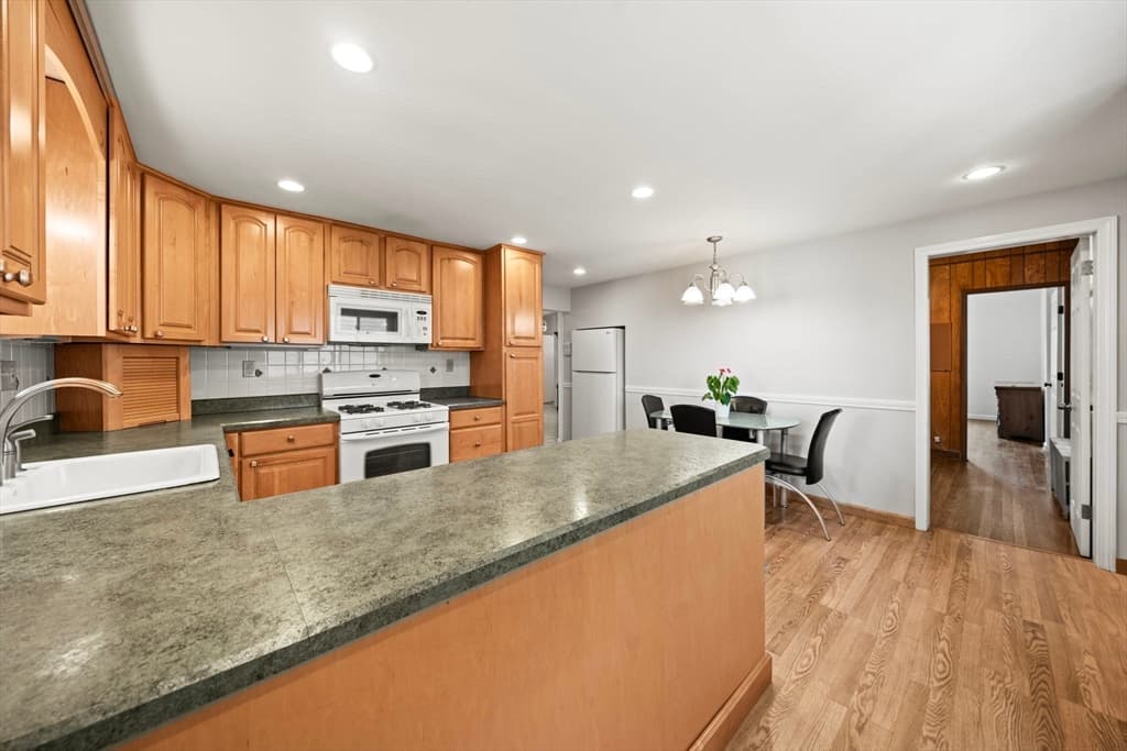 254-256 E Eagle St, Boston MA 02128 photo 6